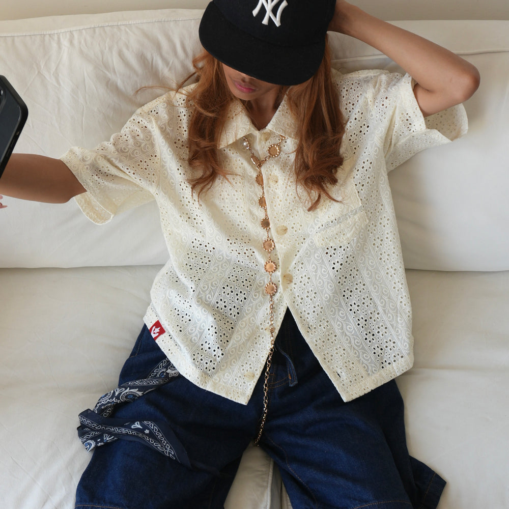 "CREAM RED LOGO" SHIRT