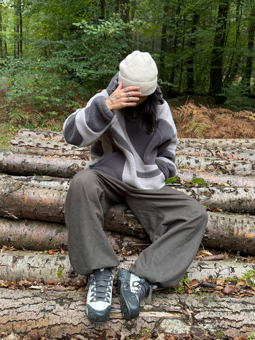 GREY V1 HOODED SHERPA